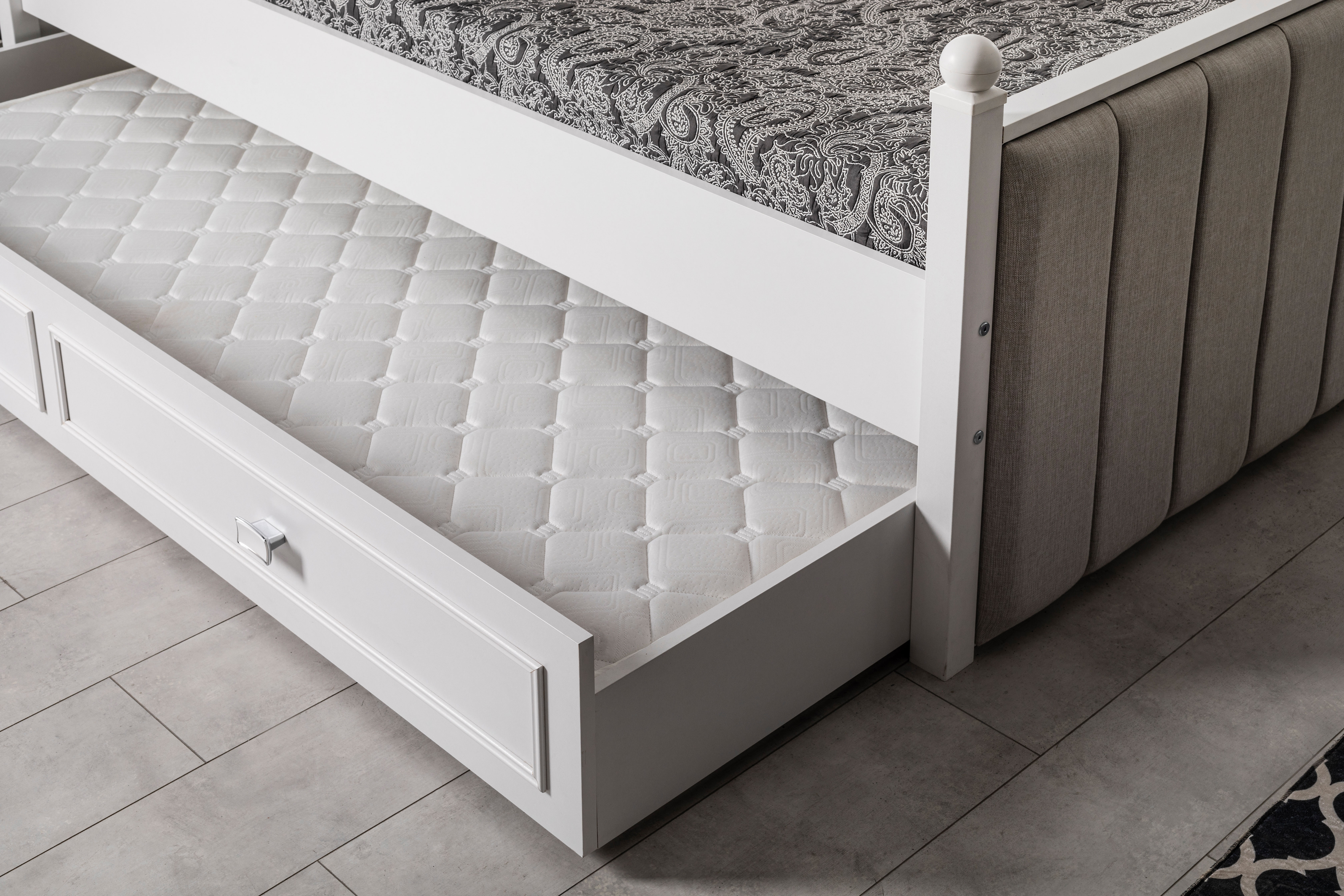 T-240 Lotus Genç Odası